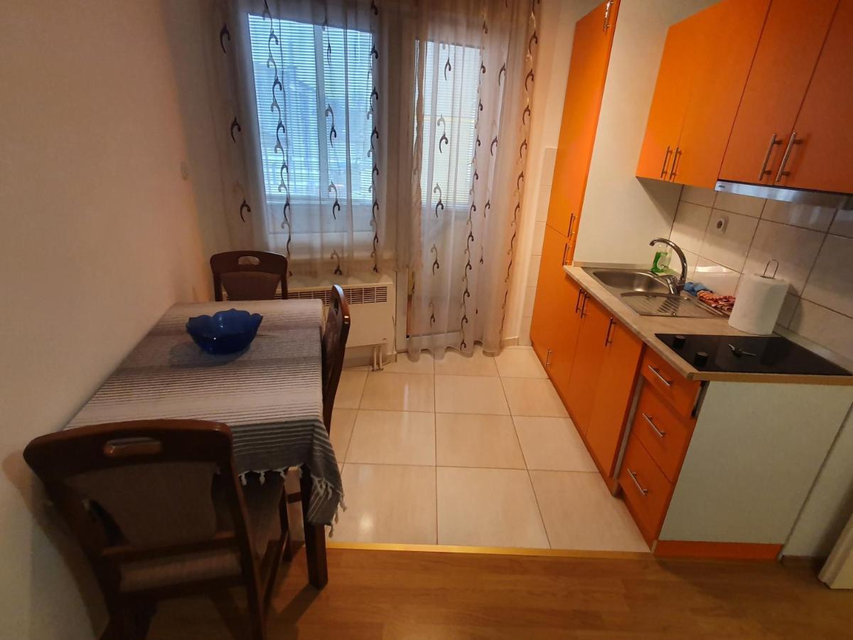 Stan Na Dan Prnjavor, Gajba U Centru Διαμέρισμα Εξωτερικό φωτογραφία